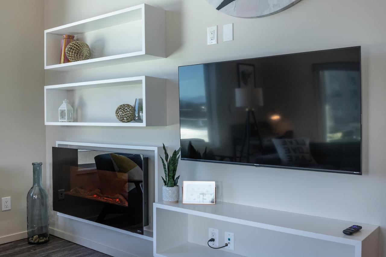 Corner Nest - Luxury Brand New Top Floor 2Bedroom Condo Келоуна Экстерьер фото