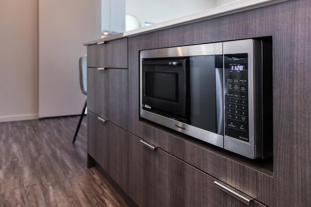 Corner Nest - Luxury Brand New Top Floor 2Bedroom Condo Келоуна Экстерьер фото